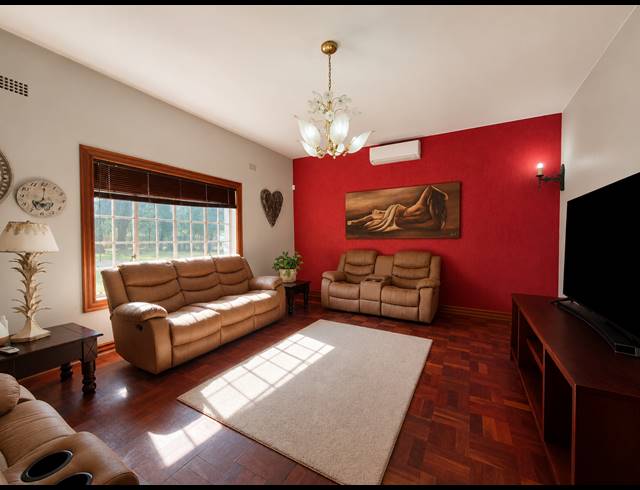 5 BEDROOM HOUSE FOR SALE IN UNITAS PARK